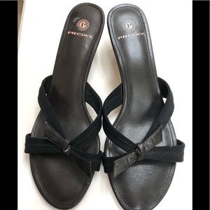 Proxy Black Strappy Low Heels NWOT